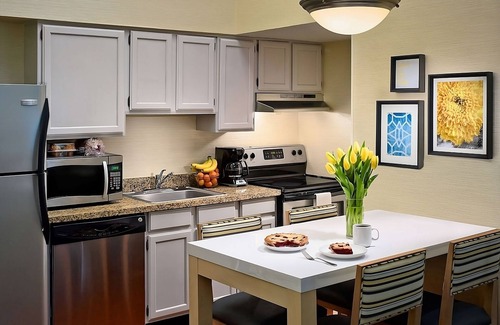 Omaha Hotel | Convenient Getaway Near Orpheum Theater with Private Kitchen
