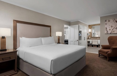 Napa Hotel | Convenient Stay Near Scientopia Discovery Center & Pool