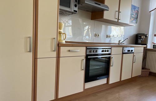 Bad Elster Apartment | Ideal Retreat: Steps from Albertbad with Spa & Pool Access