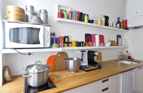 Notre-Dame Apartment | Quiet 3-Room Apartment with Kitchen and Ocean View