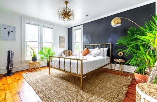 Victorian Village House | Convenient Downtown Convention Hotel with Private Parking
