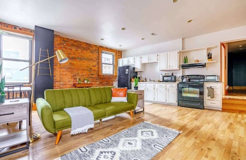 Weinland Park Apartment | Explore The Book Loft: Central Location with Free Parking