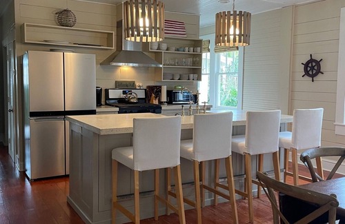 Saint Simons Island House | Idyllic Getaway Steps from Beach, Dining & Village Life