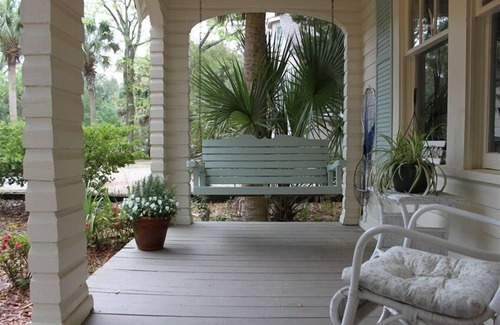 Saint Simons Island House | Idyllic Getaway Steps from Beach, Dining & Village Life