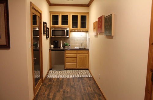Pedernales Canyon Ranch House | Perfect Temporary Stay in Austin with Pool and Ocean View