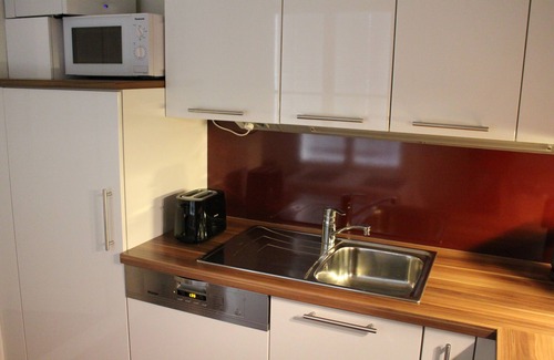 Leopoldstadt Apartment | Convenient City Center Rental for 2 with Breakfast & Kitchen