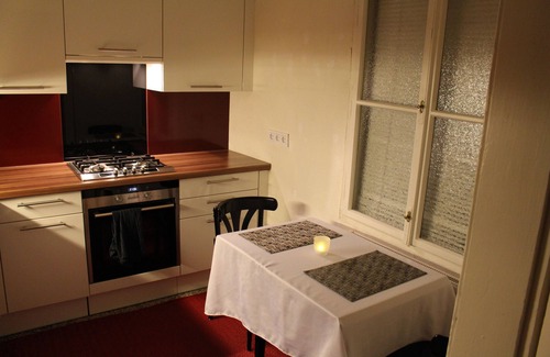 Leopoldstadt Apartment | Convenient City Center Rental for 2 with Breakfast & Kitchen
