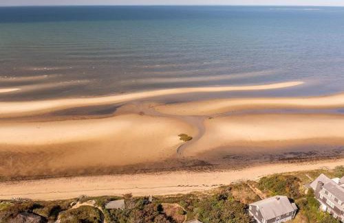 North Eastham House | Convenient Stay Near Bayside Beach with Family-Friendly Amenities
