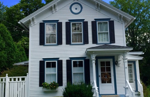 Skaneateles Historic District House | Short walk to restaurants and lake front parks.