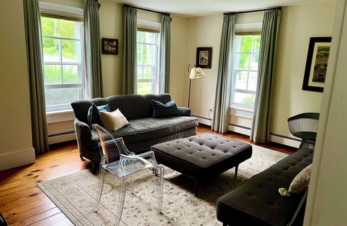 Skaneateles Historic District House | Short walk to restaurants and lake front parks.