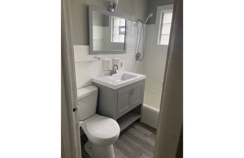Milwaukee Apartment | Convenient Location Near Stores and Restaurants