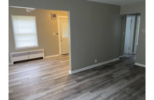 Milwaukee Apartment | Convenient Location Near Stores and Restaurants