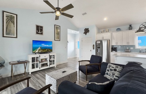 Port St. Joe House | Ideal Beach Getaway: Pet Friendly with Kayaks & Golf Cart