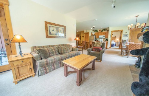 River Run Condo | Unbeatable End of Summer Rates with Spa and Hot Tub Access
