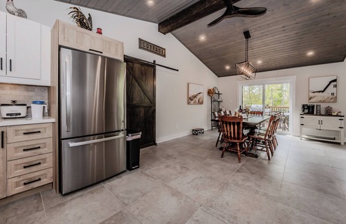 South Bruce Peninsula Cabin | Unforgettable Retreat with AC Steps from Beautiful Beaches