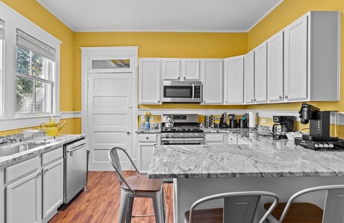 Wilmington Historic District House | Downtown 3 BD Gem with Kitchen & Breakfast - Guest Rated 10/10