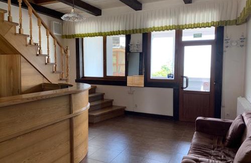 Arcadia Hotel | Shpinat: Pet-Friendly Hotel with Ocean Views and Hot Tub