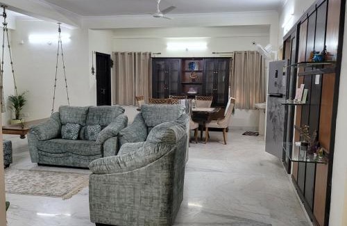 Begumpet Apartment | Welcoming Shree Nivasam: Pet & Child Friendly Getaway