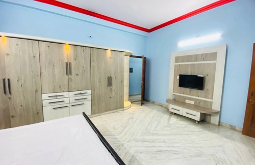 Varanasi Hotel | Discover Shree Shyam Kunj: Family and Pet-Friendly Retreat