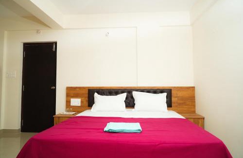 Udupi Hotel | Budget-Friendly Stay at Shree Swarna Comforts for Families