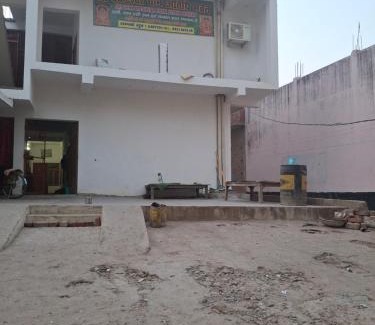Misrikh House | Shree Venkateshwar dham Atithi bhawan
