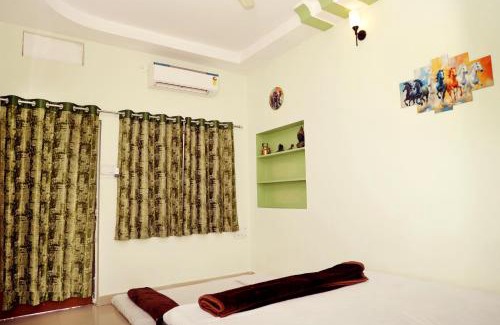 Ujjain House | Budget-Friendly Stay at Shree Vinayak Guest House