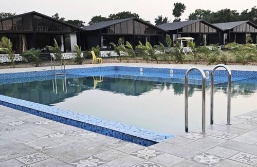 Saputara Cottage | Relax at Shreephal Resort: Family-Friendly with Breakfast