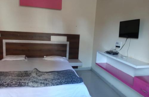 Hingoli Hotel | Budget-Friendly Shri Krupa Bhakta Niwas & Lodging for Families