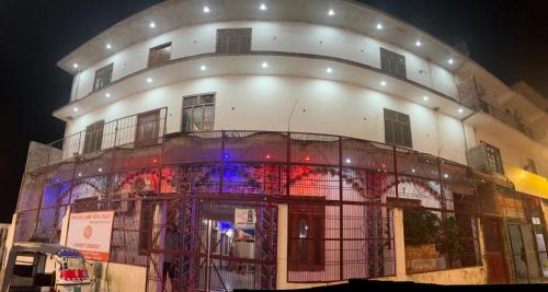 Faizabad House | Shri Ram Janki Ashram by Omji - 10 min walk to Hanuman Garhi temple