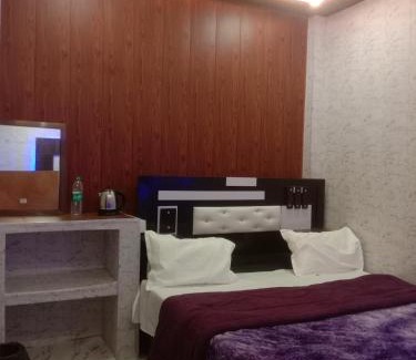 Faizabad Hotel | Shri Ram Nilayam