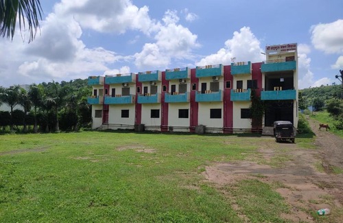 Hingoli Cabin | Comfortable Stay at Shri Sadguru Bhaktnivas, Hingoli