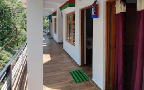 Narainkoti Bed & Breakfast | Family-Friendly Stay at Shri Sher Palace by StayApart