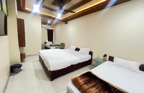 Ujjain Hotel | Discover Shri Shiv Ganga Bhakt Niwas: Family-Friendly Stay