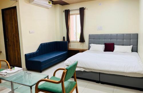 Ujjain Hotel | Discover Shri Shiv Ganga Bhakt Niwas: Family-Friendly Stay