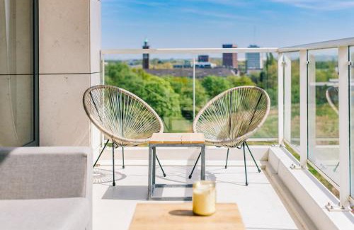 Hasselt Apartment | Relax at SHS Homes: 4-Star Highrise with Ocean Views