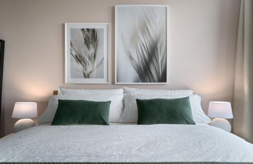 Hasselt Apartment | Relax at SHS Homes: 4-Star Highrise with Ocean Views