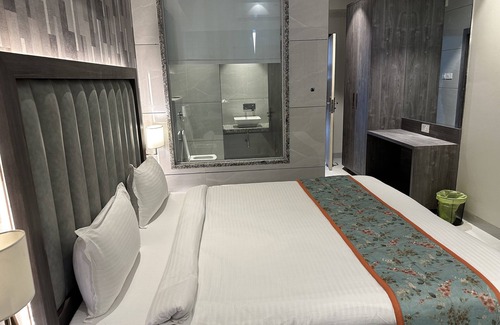 Thane Hotel | Cozy Stay at Shubham Comforts with Family-Friendly Amenities