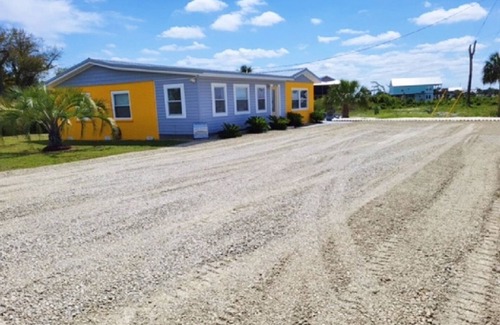 Mexico Beach House | Discover Shuckers & Beaches at Mexico Beach, FL - 10/10 Stay