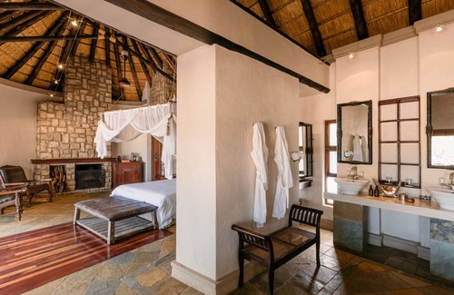 Thorny Bush Game Reserve Cabin | Experience Shumbalala Game Lodge: 5-Star Safari Retreat