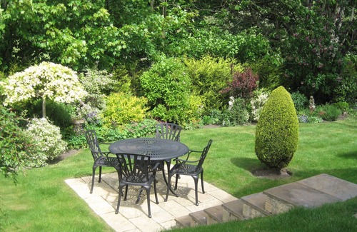 Beamish House | Elegant 5-Star House with Private Garden & Spa Amenities
