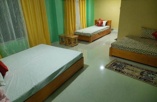 Turuk House | Welcoming Shyam Homestay: Family-Friendly with Kitchen Amenities