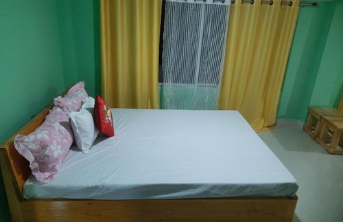 Turuk House | Welcoming Shyam Homestay: Family-Friendly with Kitchen Amenities