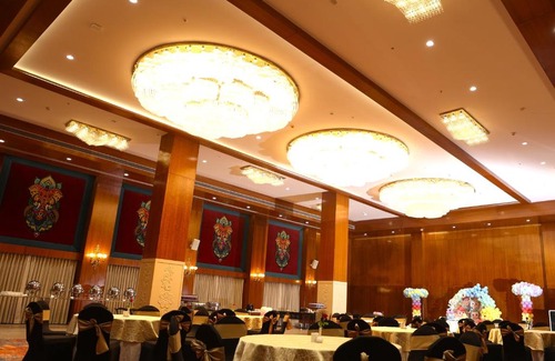 Orai Hotel | Elegant Shyama Sarovar Portico with Ocean View & Pool