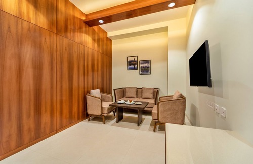 Orai Hotel | Exceptional Stay at Shyama Sarovar Portico with Pool & Dining