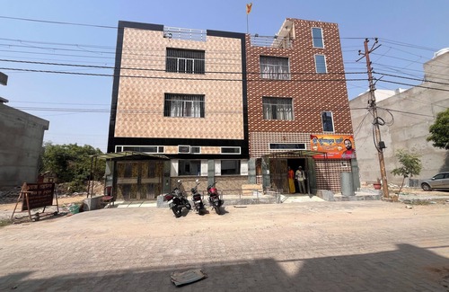 Vrindavan Apartment | shyamkunj homestay