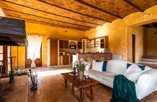 Cetona Villa | Discover Il Poderuccio 17: Family-Friendly Getaway