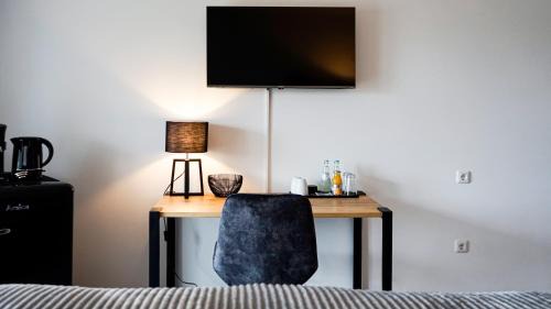 Siegen House | Inviting Si-View Double Room with Balcony, Rated 9/10