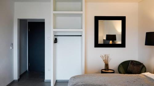 Siegen House | Inviting Si-View Double Room with Balcony, Rated 9/10