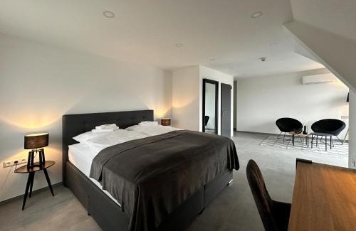 Siegen House | City View SI-View Double Room with Family-Friendly Amenities