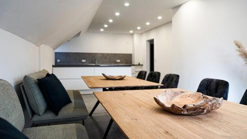 Siegen House | City View SI-View Double Room with Family-Friendly Amenities